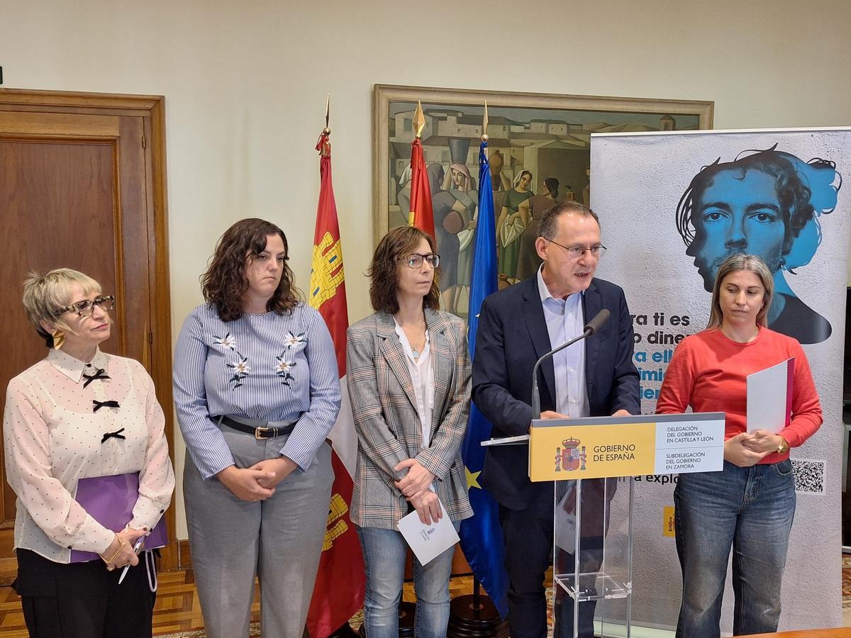 Comparencia ante los periodistas tras la reunión sobre trata de seres.