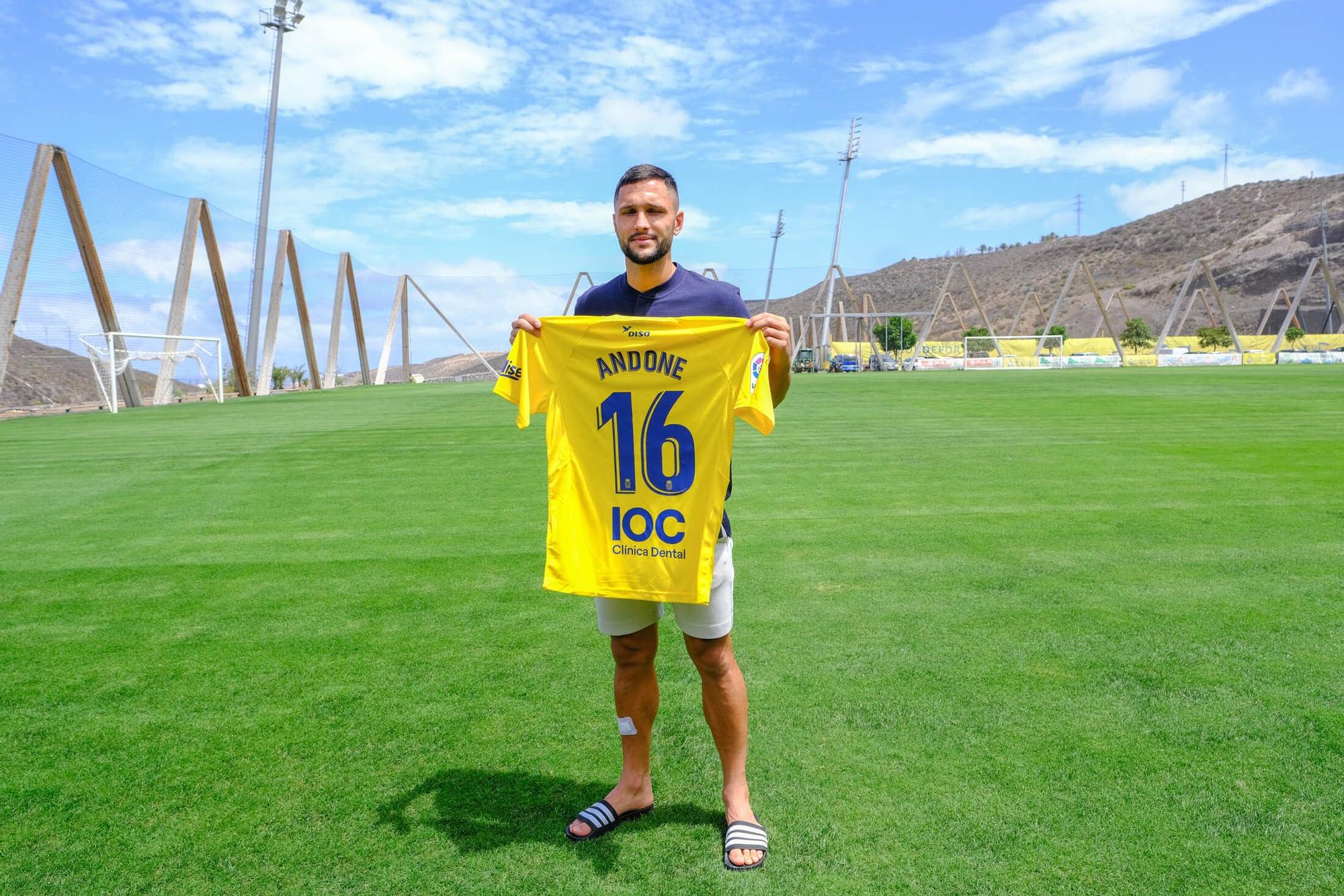 Presentación de Florin Andone, nuevo delantero de la UD Las Palmas