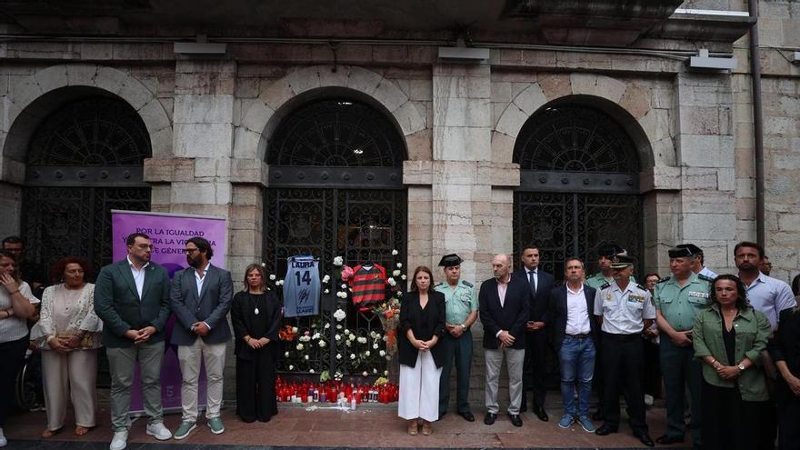 Concentración en Llanes por el asesinato de la agente de la Guardia Civil a manos de su exmarido