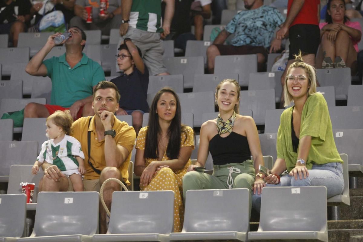 Los aficionados del Córdoba CF en el Arcángel