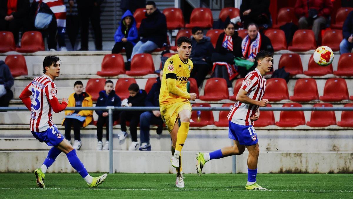 Lesión grave de Roger Colomina en el Atlético B-Hércules en Madrid