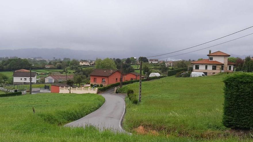 Viviendas en la zona rural de Pañeda (Siero). | L. P.