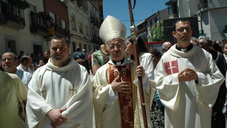 El obispo de Zamora preside una celebración en Alcañices