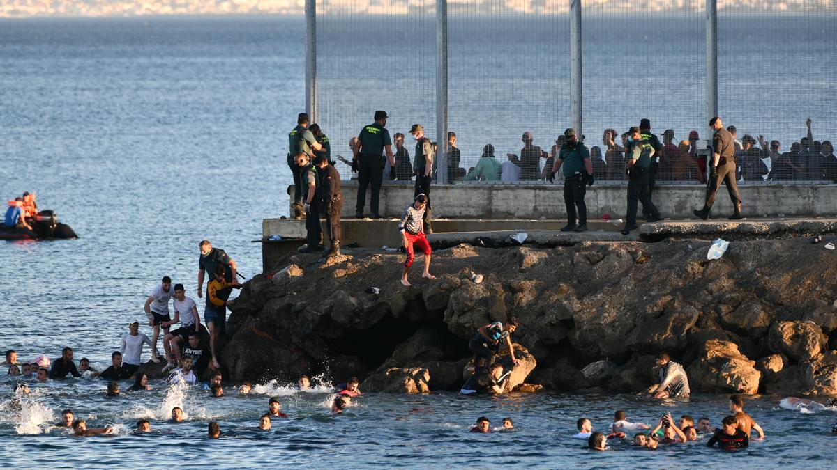 La Audiencia Nacional rechaza conceder asilo a marroquíes que irrumpieron a nado en Ceuta en 2021