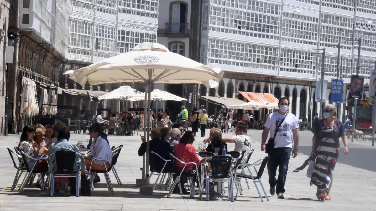 Los hosteleros de la Marina apelan a que el sector se &quot;esfuerce&quot; para garantizar la seguridad y la salud