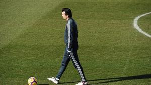 Santiago Solari durante el entrenamiento de este viernes del Madrid. 