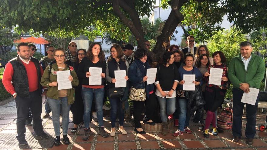 Miembros del colectivo de AMPAS en una reunión en Marbella.