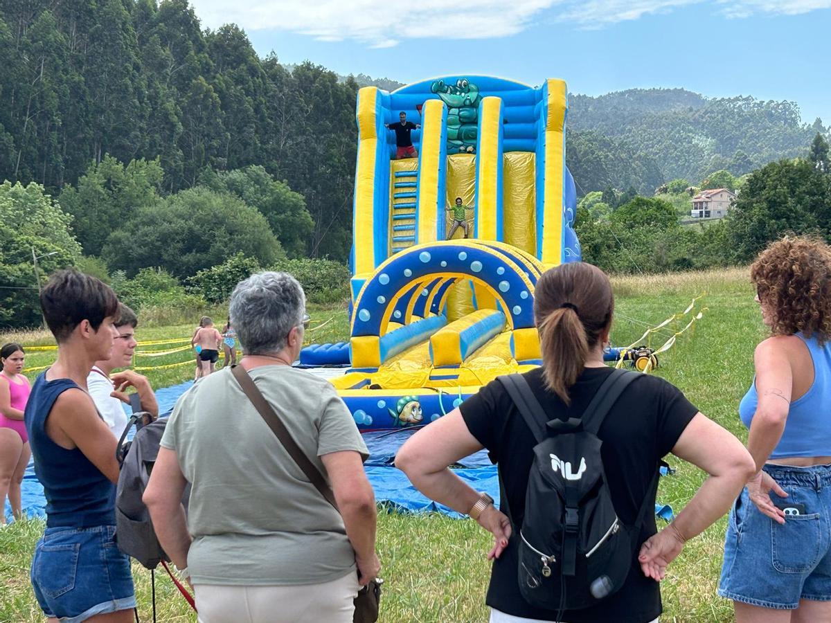 EN IMÁGENES: Molleda se da un chapuzón por el día grande de sus fiestas patronales