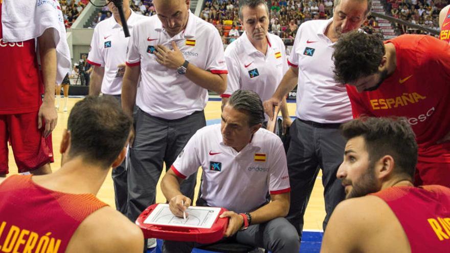 La selección española de baloncesto se enfrenta a Brasil.