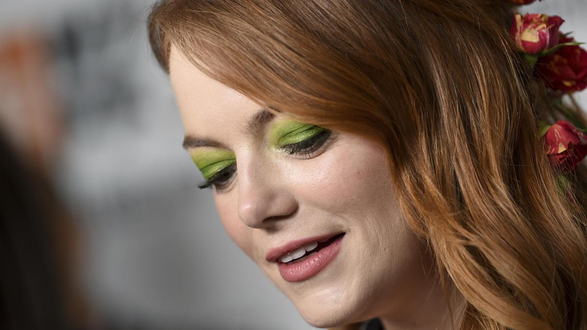 Emma Stone con sombra de ojos verde