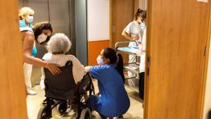 Les residències aguanten l’envestida de la covid