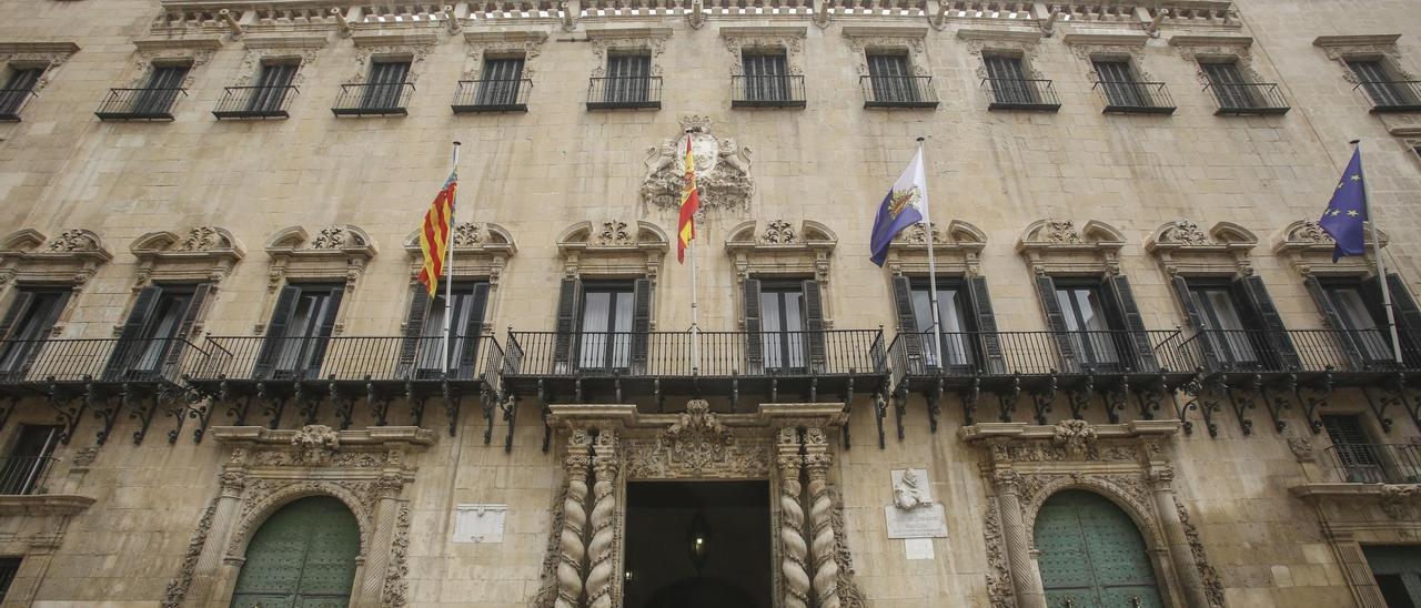 Fachada del Ayuntamiento de Alicante