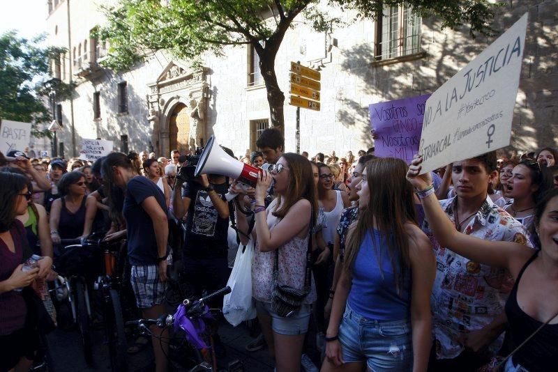 Manifestación contra la puesta en libertad de La Manada en Zaragoza