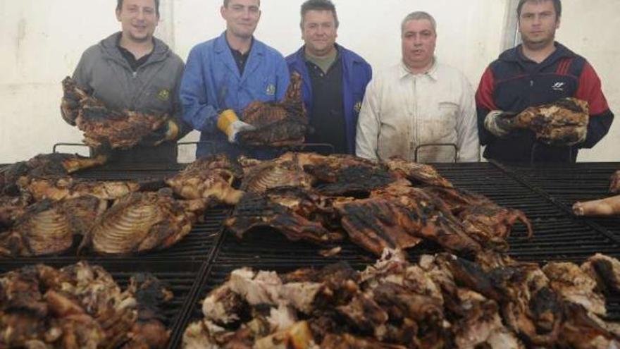 La Romaría do Porco Celta reparte casi 1.200 raciones de comida y dona las sobrante a Cáritas