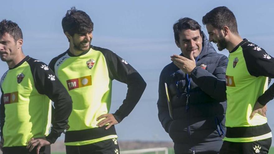 Edu Albacar, durante un entrenamiento, junto a Toril, José Ángel y Pelayo