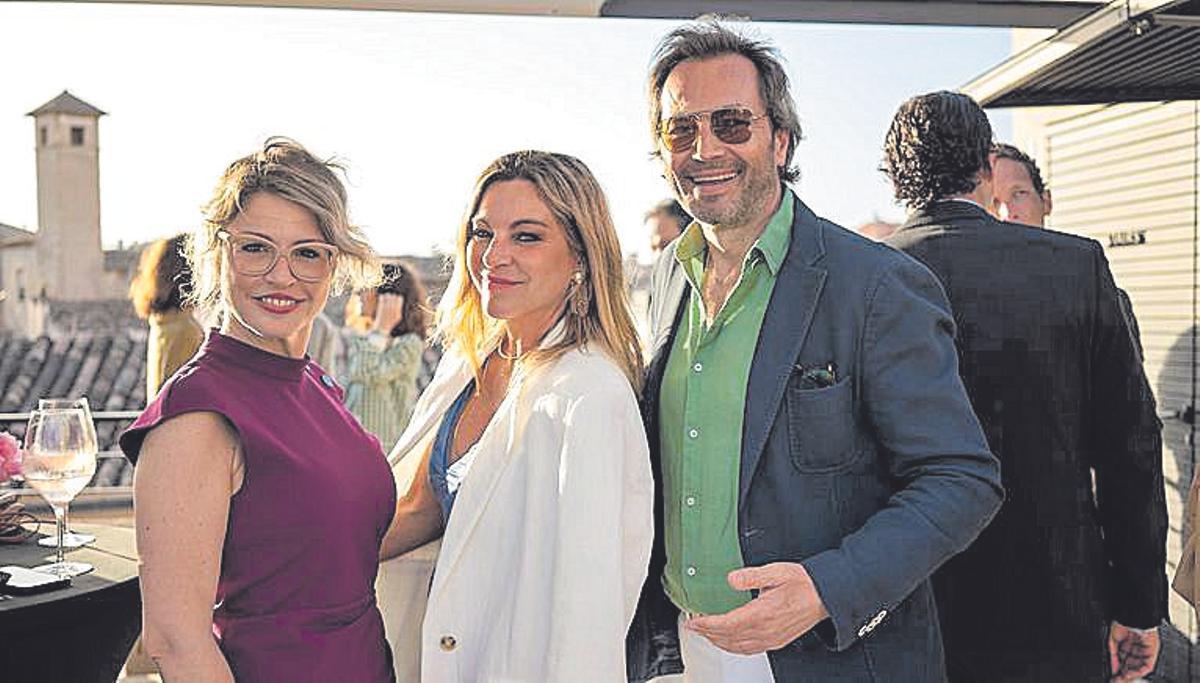 Raquel Agüeros, María de Juan de Sentmenat y Patrick L. Popp.