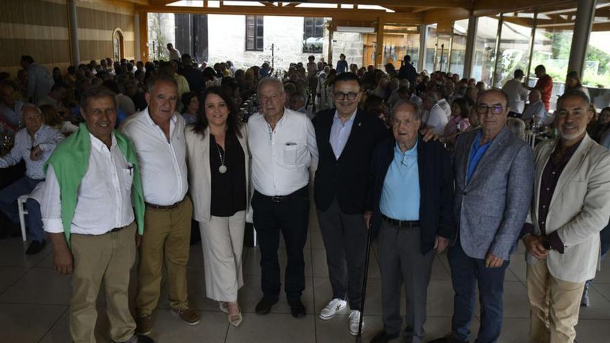 Boborás reúne a 200 personas en el homenaje a los gallegos retornados de Venezuela