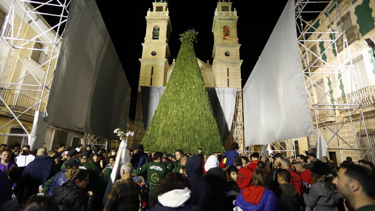 La Foguera de Canals, en la tarde-noche de este lunes 16 de enero.