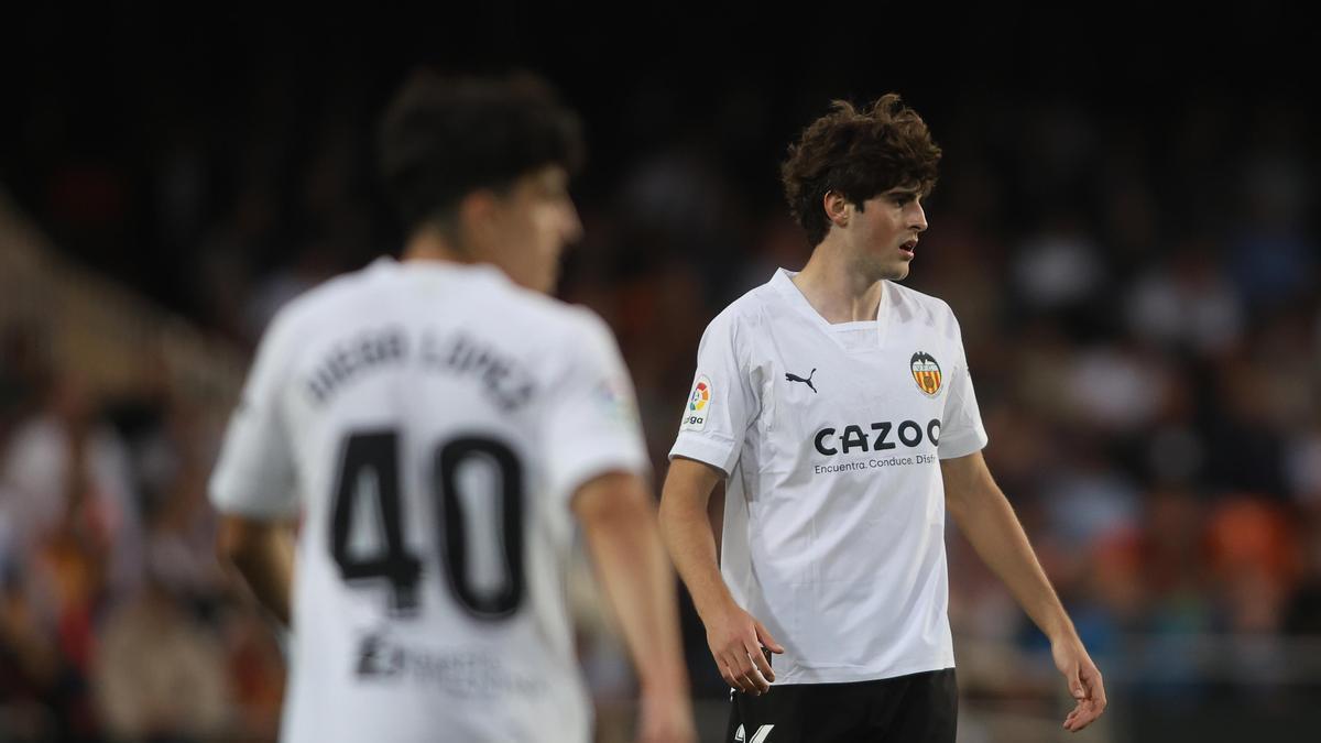 Javi Guerra estrenó titularidad ante el Villarreal CF.
