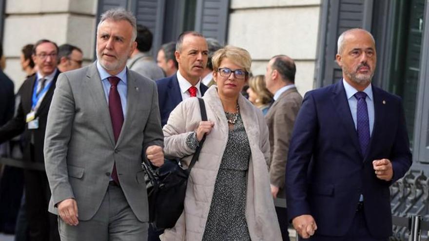 Ángel Víctor Torres asiste al Debate de Investidura en el Congreso de los Diputados