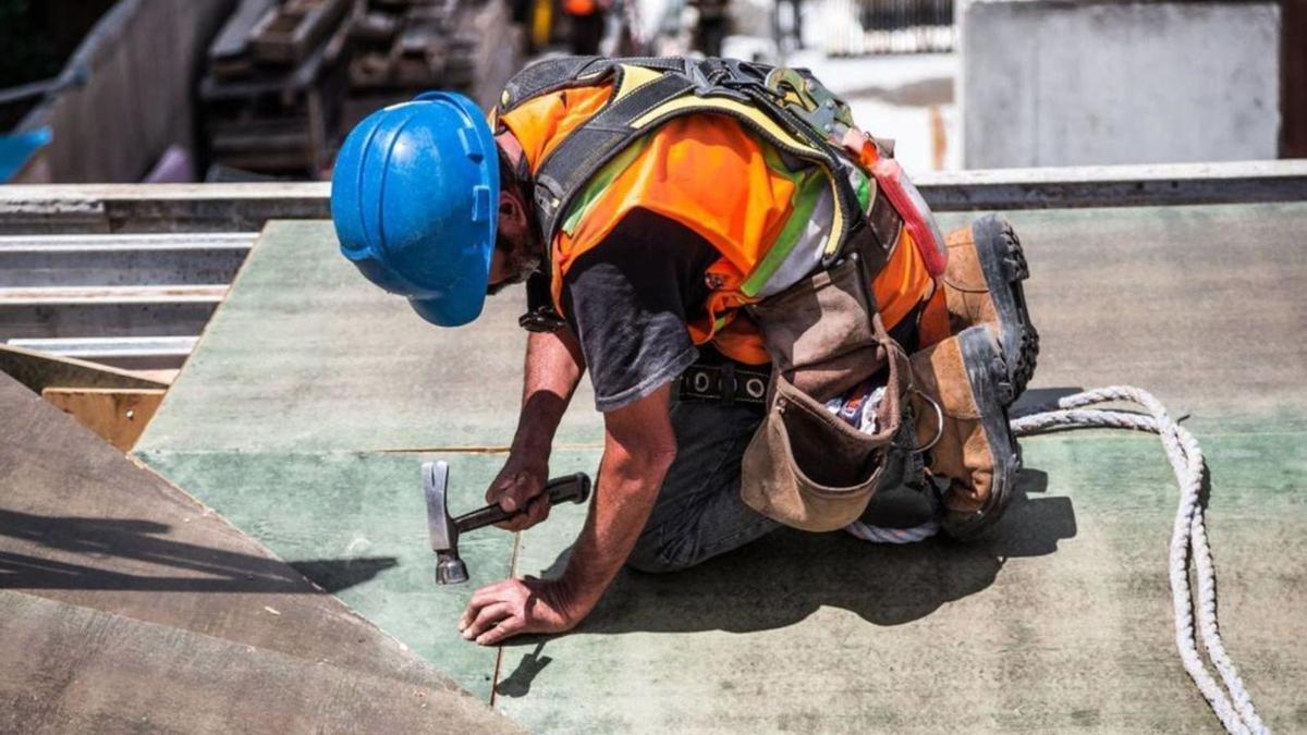 La construcción es el sector menos afectado por el absentismo.