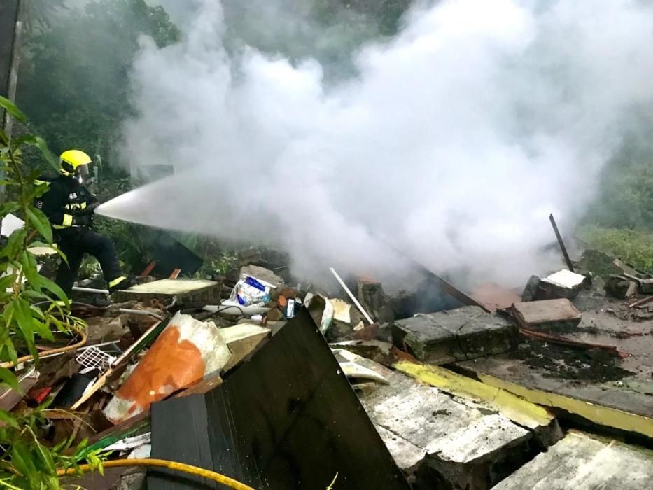 Un vecino pierde la vida en un incendio en Valleseco