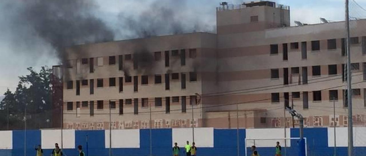 El Ayuntamiento volverá a exigir al Consell más seguridad en Tiempo Libre tras un nuevo incendio