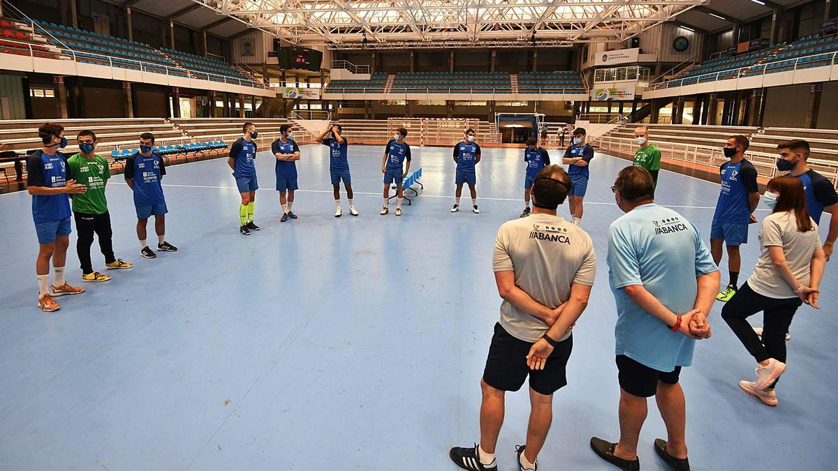 El Teucro suspende los partidos y los entrenamientos, que habían comenzado hace dos semanas. |  // G. SANTOS