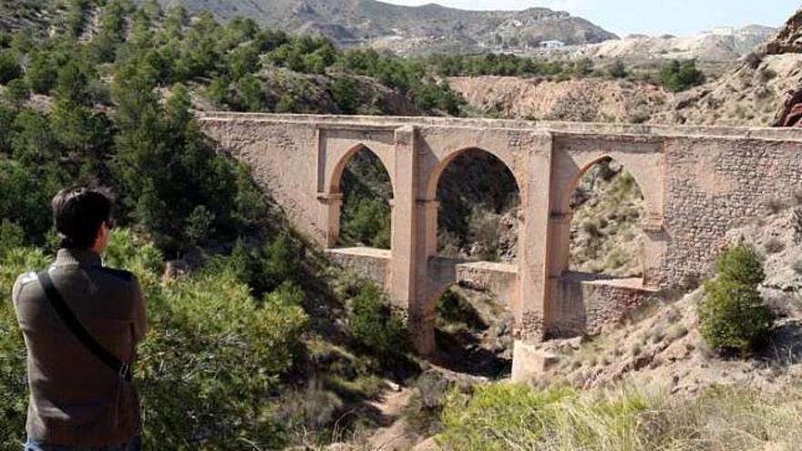 Uno de los puentes que datan del siglo XVIII y que serán preservados