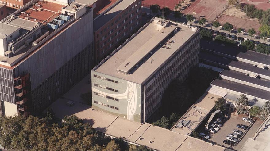 La antigua Escuela de Agrónomos de Blasco Ibáñez lleva siete años cerrada.