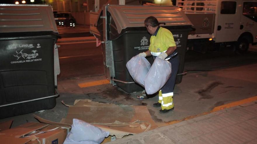 Orihuela ofrece la jubilación parcial a 21 trabajadores de la limpieza y basuras