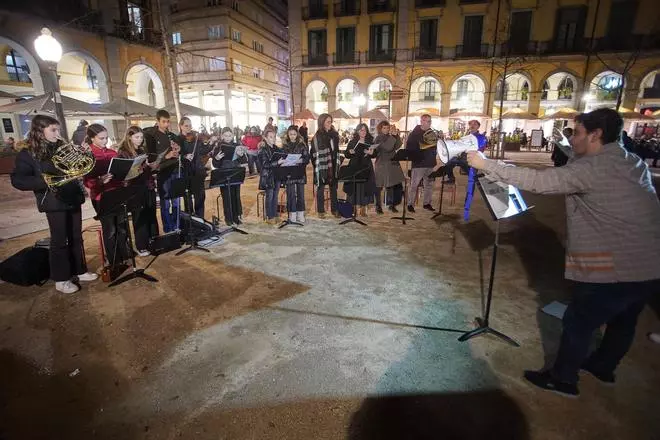 Les fotos de l'espectacle multisensorial "Cage Reload" a la plaça Independència de Girona