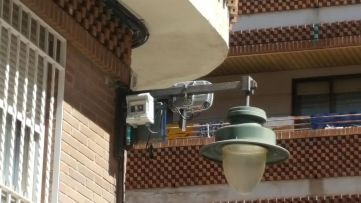 Detalle de uno de los nuevos sensores, ubicado junto al centro IVAM CADA.