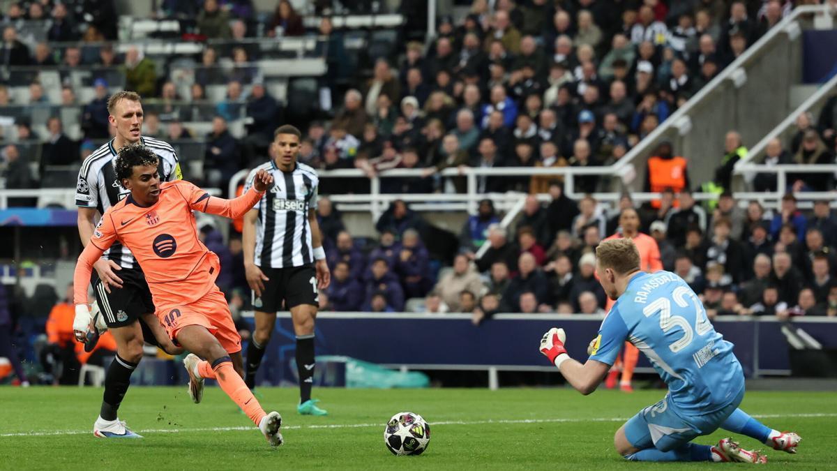 Newcastle - FC Barcelona | El gol de penalti de Lamine Yamal