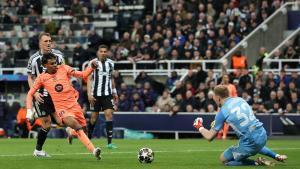 Newcastle - FC Barcelona | El gol de penalti de Lamine Yamal