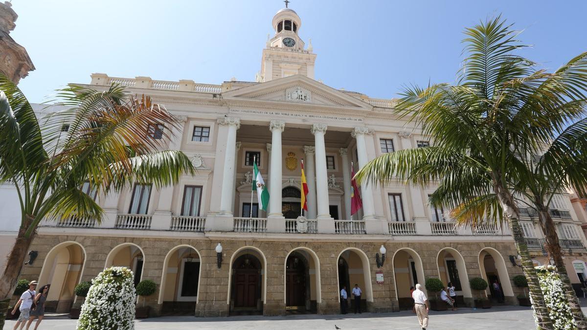 Fachada del ayuntamiento de Cádiz.