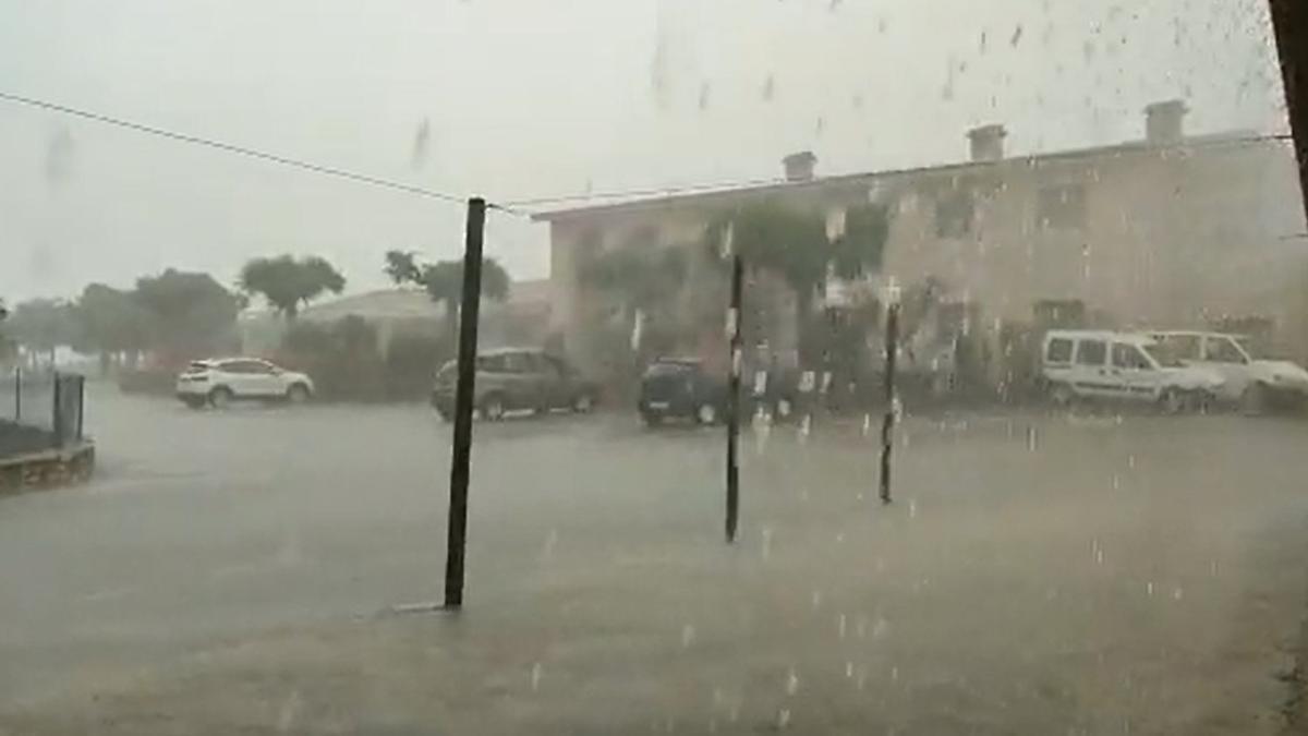 La lluvia ha caído con fuerza esta tarde en Vall d&#039;Alba.