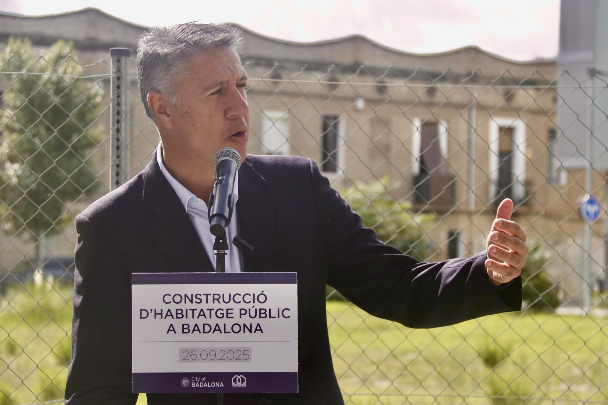 El alcalde de Badalona, Xavier Garcia Albiol, durante la presentación de las nuevas promociones de pisos