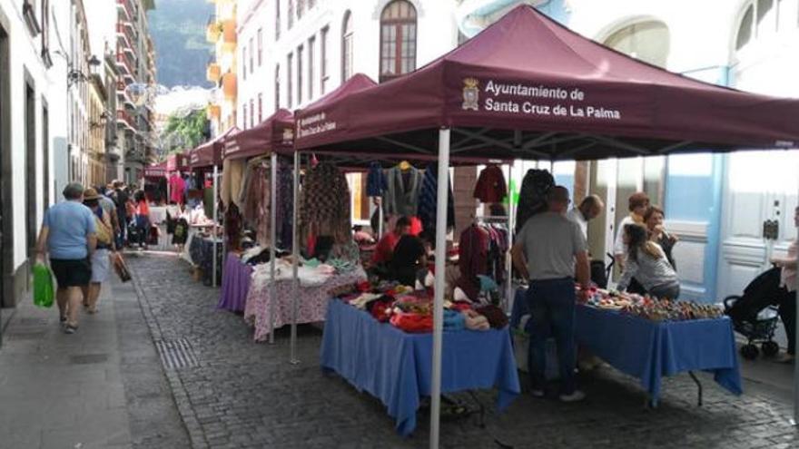 El mercadillo-rastro de  la capital se traslada para dinamizar la Alameda