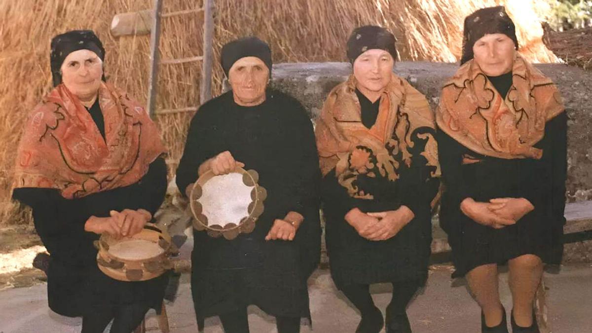 As pandeireteiras de Mens.