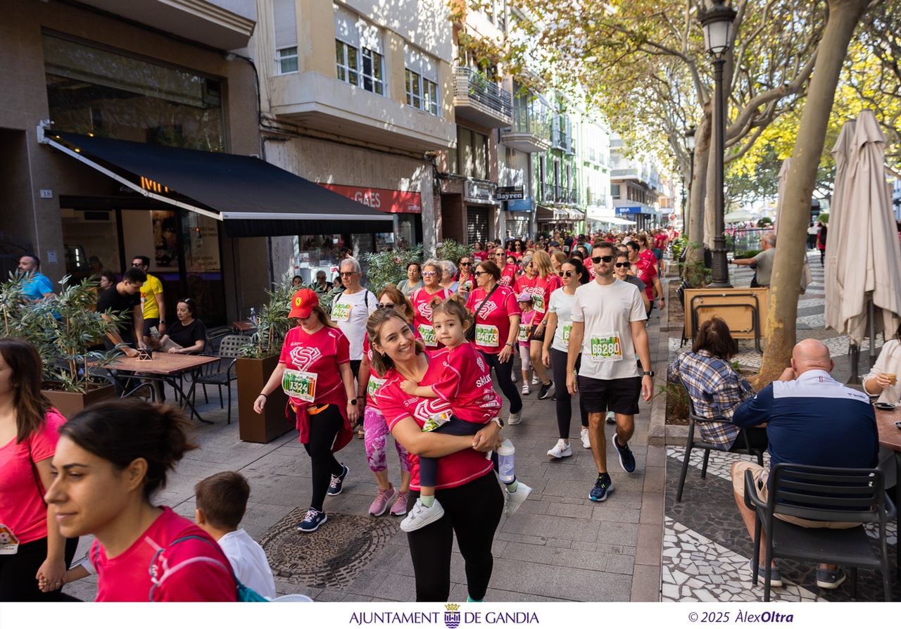 Gandia bate récords de solidaridad en la RunCáncer 2025