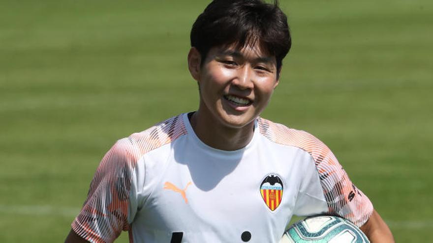 La postura del Valencia CF sobre el futuro de Kang In