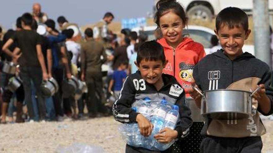 Niños desplazados por la ofensiva turca en el norte de Siria. // R.