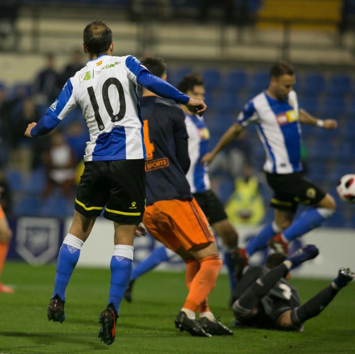 El Hércules remonta al Mestalla con goles de Pablo Íñiguez y Carlos Martínez