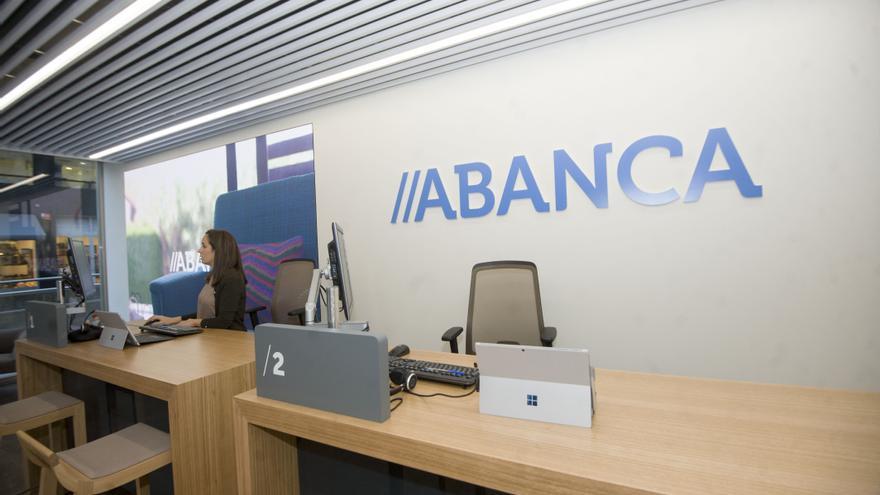 Abanca suma clientes fuera de Galicia y estará atenta a opciones de compra