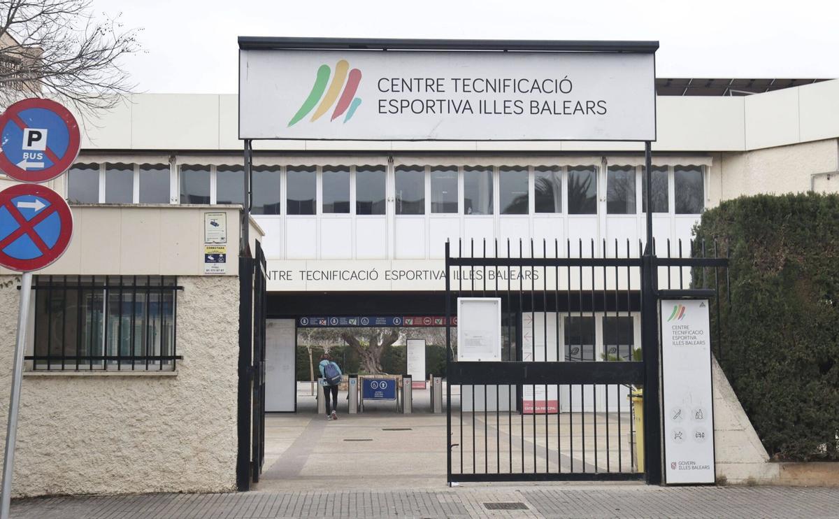 Crisis en el CTEIB por acusaciones de trato vejatorio, absentismo y desfases contables