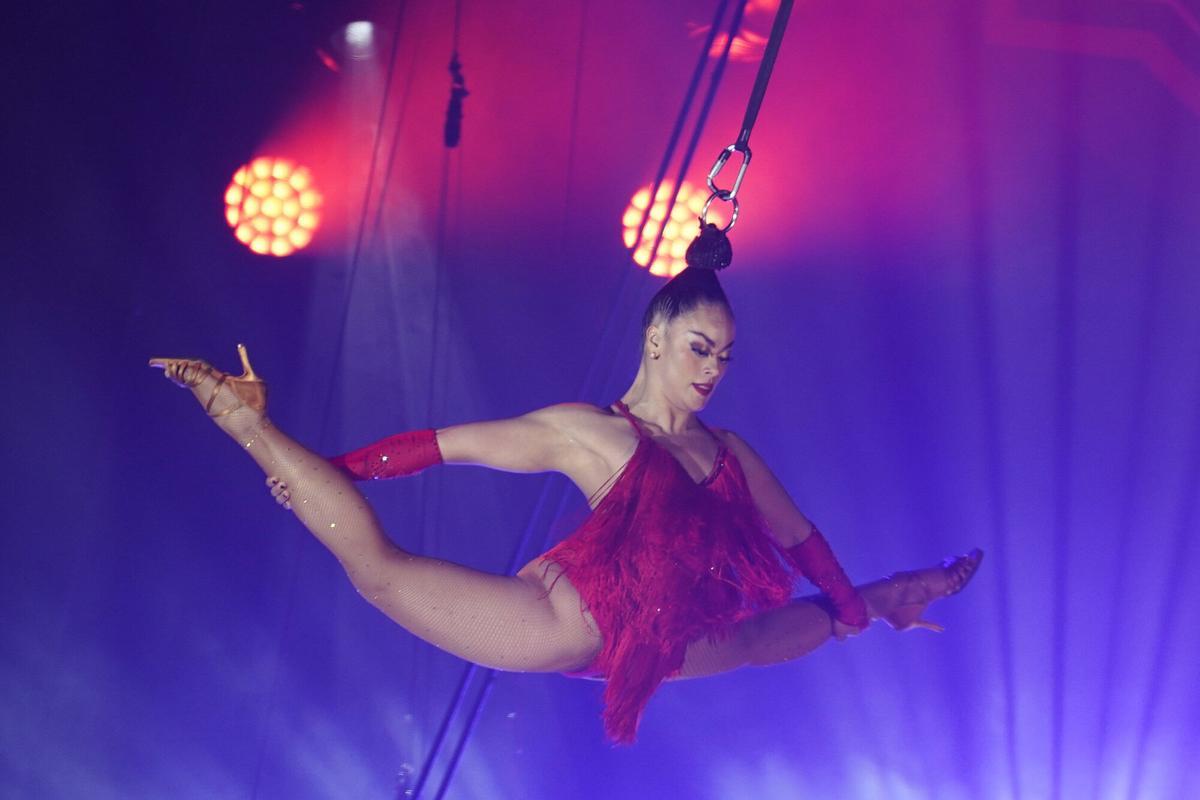 Les imatges de l'espectacle Vermell del Festival del Circ de Girona 2026