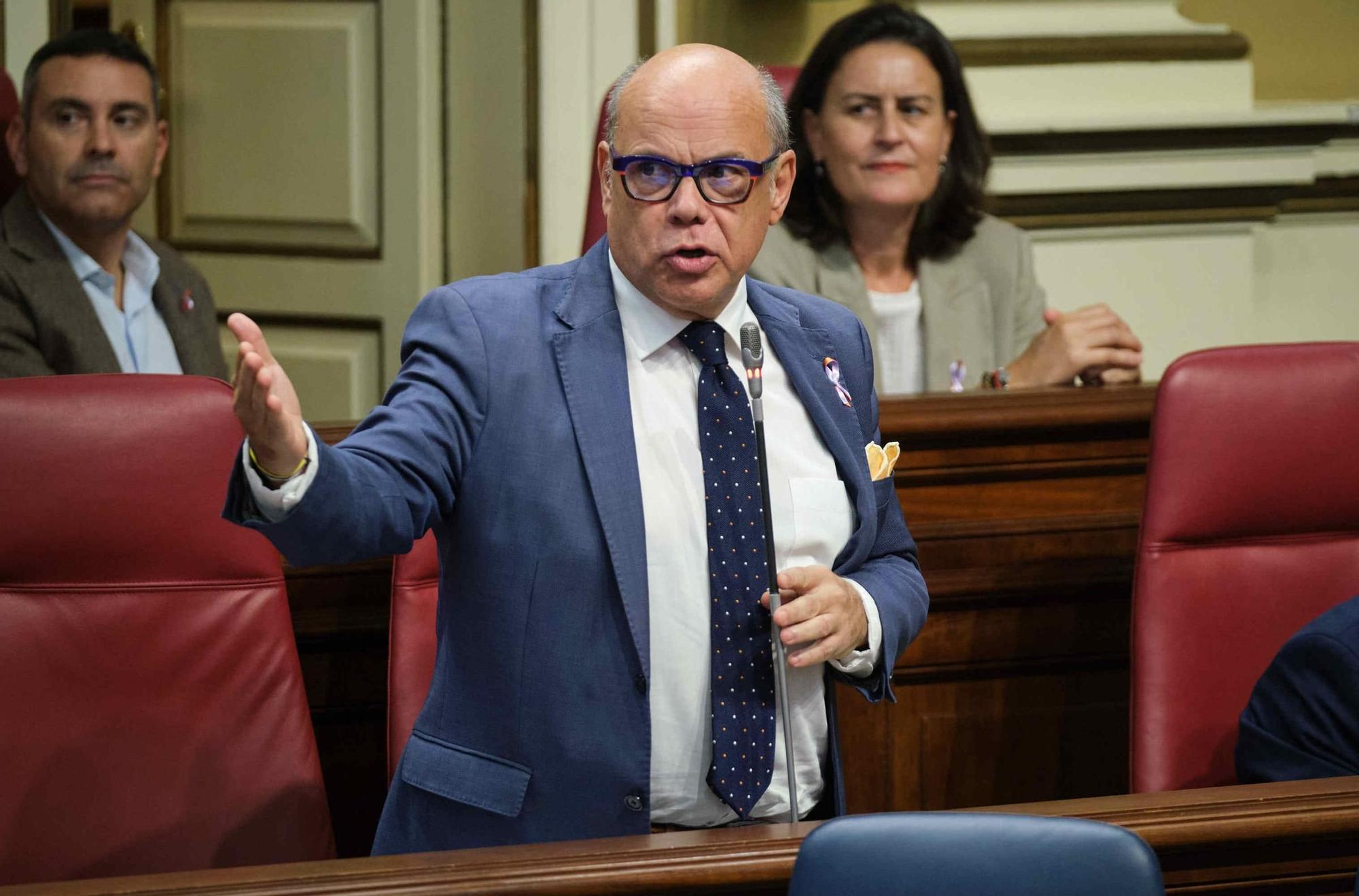 Sesión plenaria del Parlamento de Canarias.