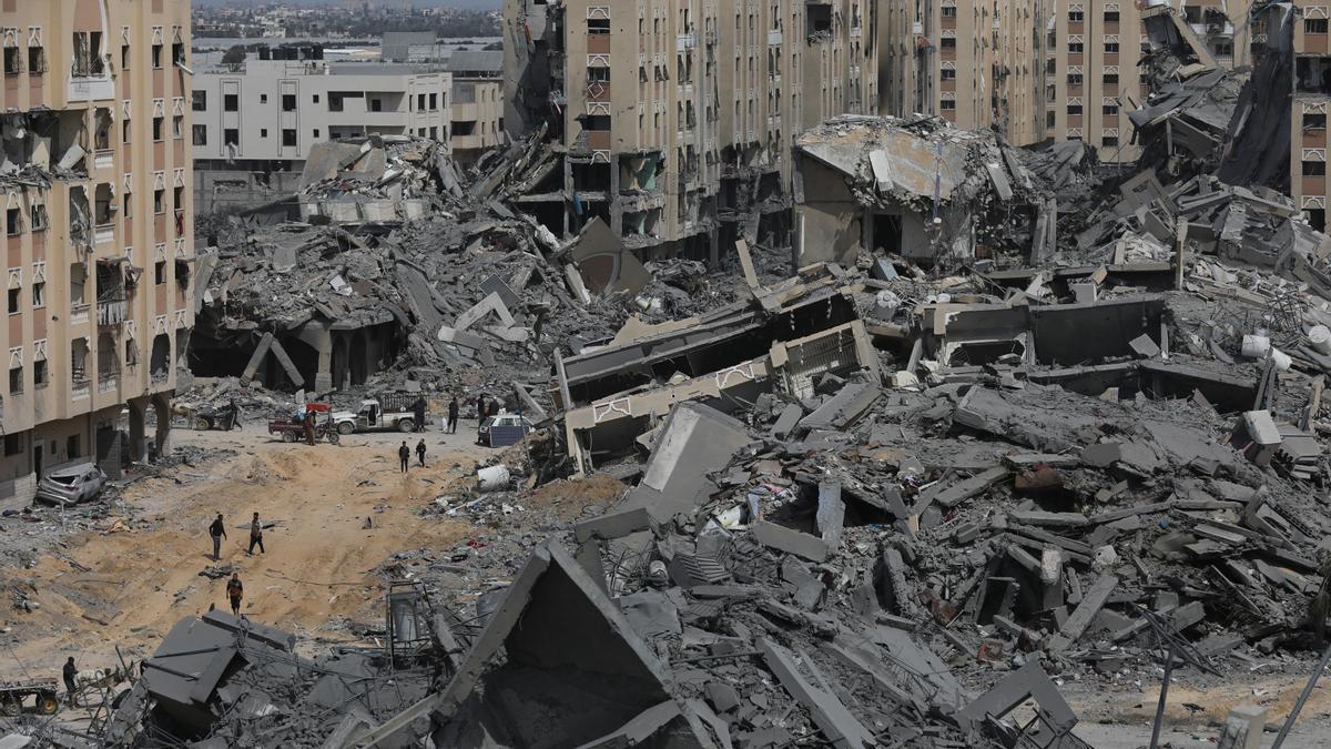 Edificios destruidos por bombardeos del Ejército de Israel contra la ciudad de Jan Yunis, en el sur de la Franja de Gaza (archivo)