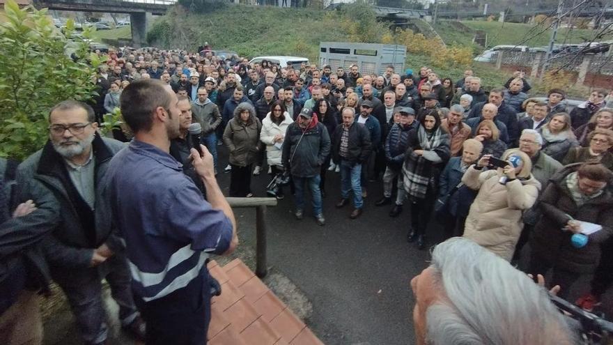 Balón de oxígeno para la Brigada Minera: sus 19 integrantes posponen la renuncia hasta enero, mientras sindicatos y Hunosa negocian un acuerdo
